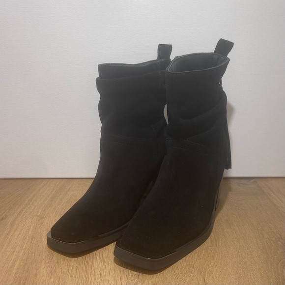 Vince Camuto Black Dremmia Slouch Suede Ankle Boots Size 5 NWOB - Picture 1 of 6